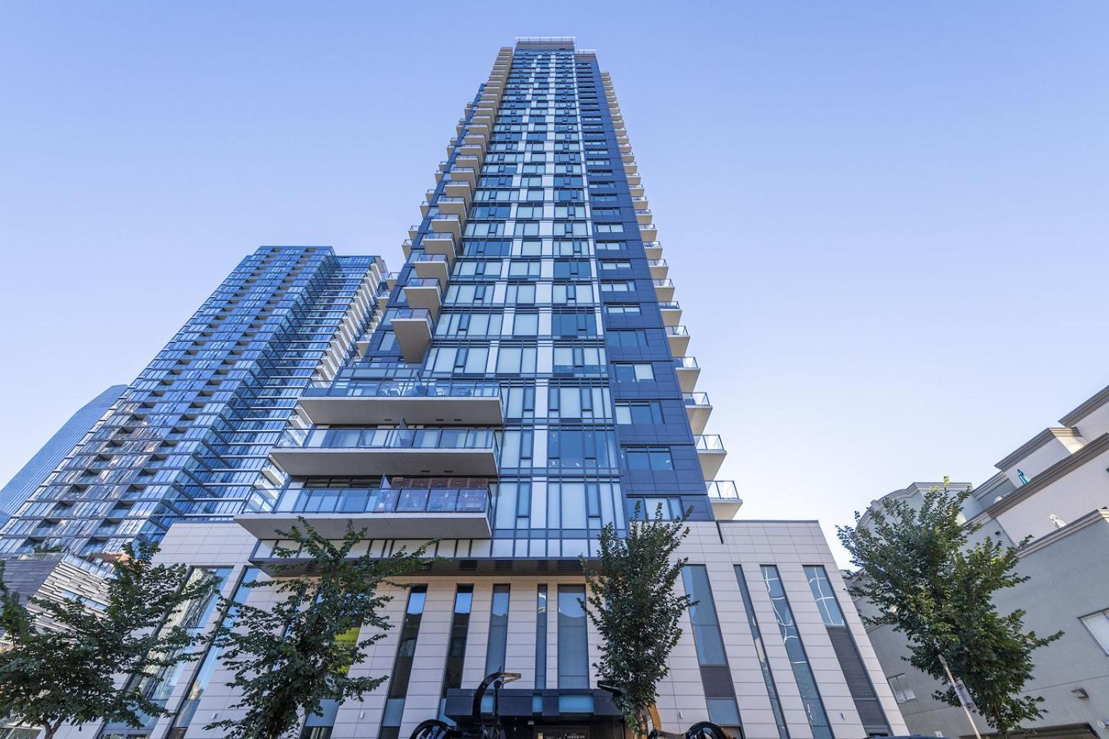 Luxury Downtown Sunset Getaway - Your Home Away From Home - Fully Stocked Kitchen, Gym, Balcony, Free Parking คาลการี ภายนอก รูปภาพ